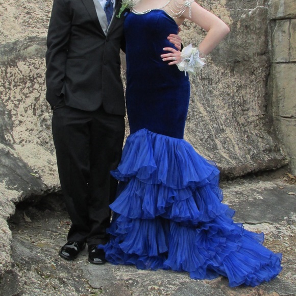 custom formal gown 💙 - Picture 6 of 8